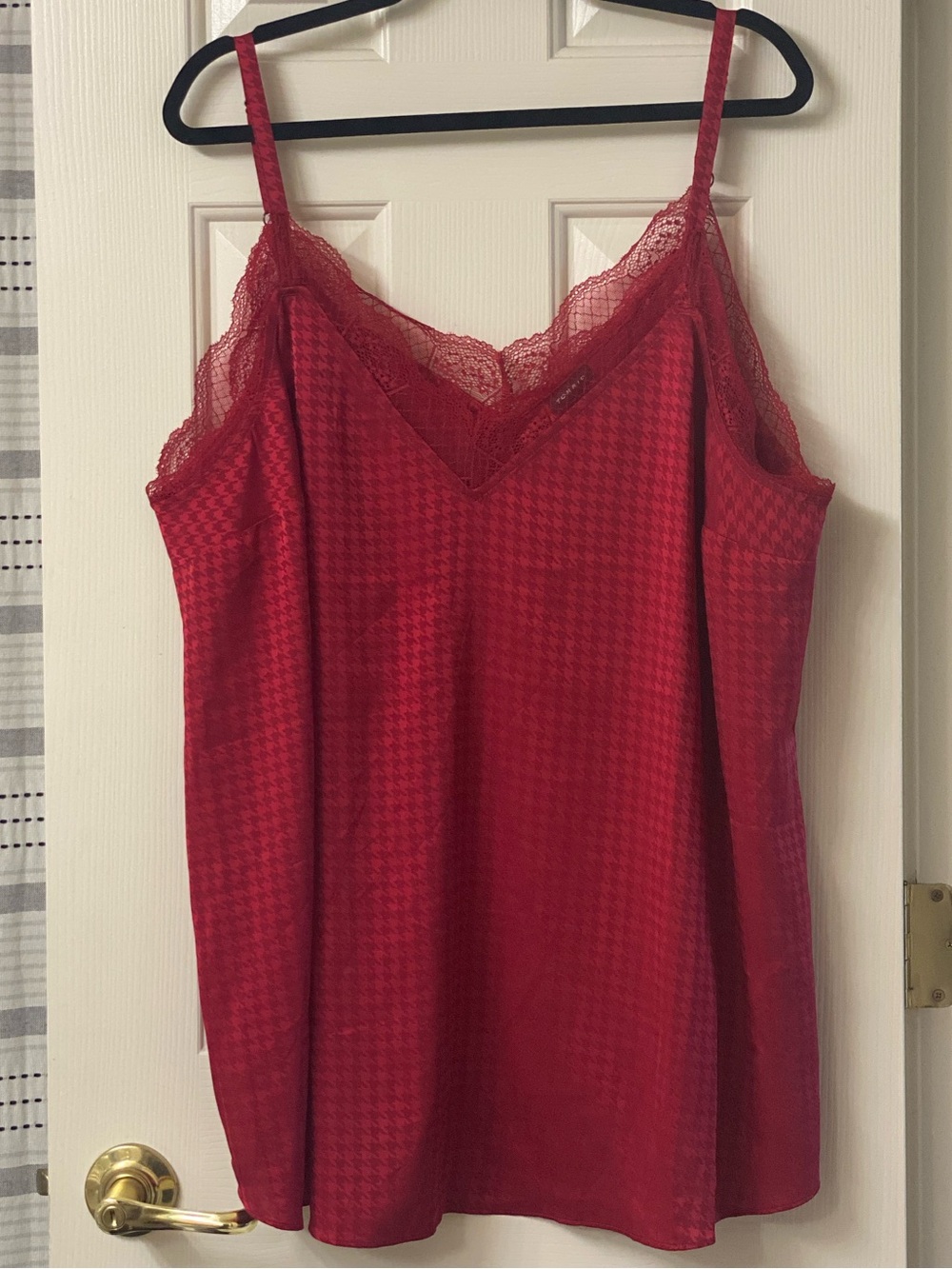TORRID Satin Jacquard Lace Trim Cami Tank Top Jester Red Size 3X NWT